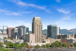 Modern Downtown 2BR 2BA Near Delta Center with Fire Pit BBQ and City Views -  - 2