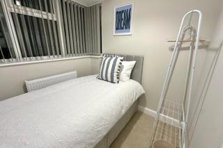 Beautiful Cosy Yorkshire Home - Newly Refurbished - 4