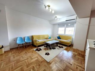 Strumica Suite Apartment Near The City Park - 9