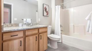 Landing Beautiful 2BD Gym Clubhouse - 5