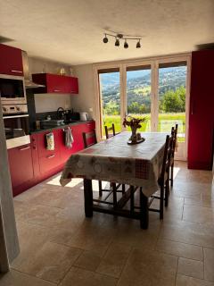 Joli appartement avec superbe extérieur - 3