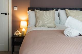 Hendford Heights - Modern & Central Apartments, Parking, Self Catering - 2