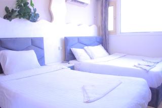 pharaoh pyramids hotel - 8