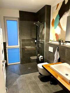 LITELIVING Cozy Suite - Sauna - Balkon - Parken - BBQ - Modern & Gemütlich - 8
