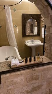 LEAH- botanical villa - 1