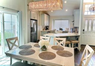 Contemporary, newly renovated and great location - 9