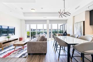 Skyline Escape • 3BR Penthouse with Terrace - 2