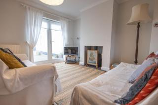 Little Mooring - Burton - 3