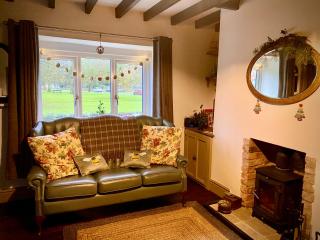 Relaxing Cottage Escape - Pub - Fire - King Size Bed - 0
