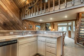 3 Bedrooms + Loft townhome in Snowcreek Phase 3, Private Pool Table Sleeps 6 Guests, Dog Friendly - 6