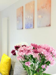 Brand-New Luxury Residences, Private Terrace - Opposite Piccadilly Line, 1-8 Guests - 9