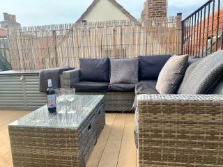 The Old Bakery - Luxury Three Bed House with Roof Terrace - 7