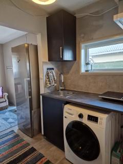 Nordstay Tromso- Cozy One-Bedroom Apartment with private Entrance - 7