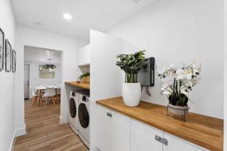 Spacious Miami Retreat with Private Backyard — Ideal for Families & Groups - 4