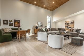 New Luxury Free Standing 4BR 4 and a halfBA Home Obsidian Reserve #146 Priv Hot Tub, 2-Car Garage Great Views - Mammoth Lakes - 5