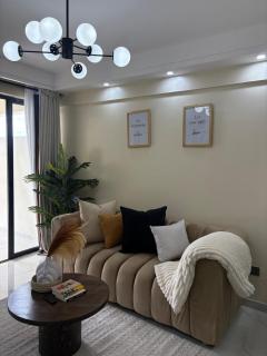 Serene - Bright & Cozy Apartment with Great Views - 8