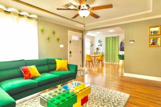 Gentilly Home with off street parking and jacuzzi style tub - 0