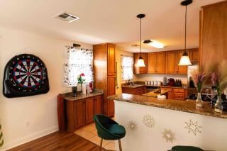 Gentilly Home with off street parking and jacuzzi style tub - 2