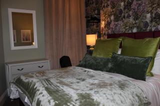 Apartment 1 at Blackburn Heights Sleeps 2 - 3