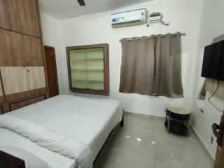 PARADISE HOMESTAY Behind Srinivasam Complex TTD Ticket Counter Near BusStand And Railway Station - 6