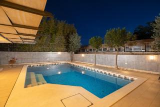 Villa Arena - pool table, table tennis, darts & more - 2