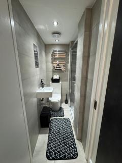 Bright & Cozy Hideaway - 5