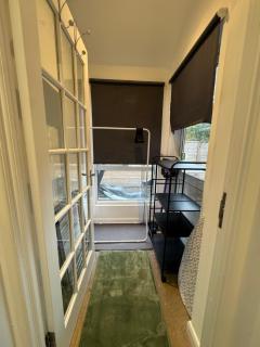 Bright & Cozy Hideaway - 3