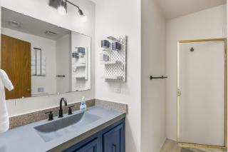 Large Lk Washington View Family Home - 1