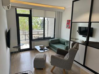 Studio with Private Entrance and Air Conditioning - 3