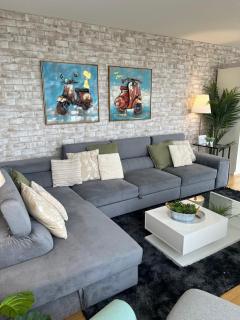 62 Sqm High Rise Apartment Canary Wharf - 8