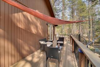 Near Donner Lake and Skiing Soda Springs Cabin! - 9