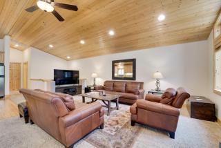 Near Donner Lake and Skiing Soda Springs Cabin! - 3