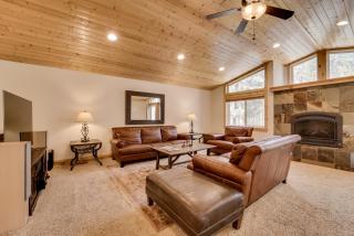 Near Donner Lake and Skiing Soda Springs Cabin! - 4