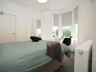 Contractor & Business Friendly - Big Discounts, FREE Parking, FREE Wi-Fi - 2