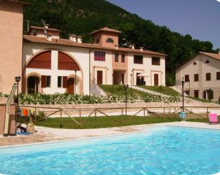 Oasi di Piobbico Piscina con Vista sul Monte Nerone - 8