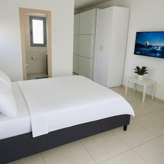 מיני פנטהאוס נווה גן Mini Penthouse by Lake Neve Gan - 8