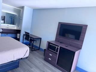 Florence Inn and Suites - 1