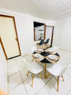 Charmosa Casa Histórica Localizada no Centro de Diamantina - 1