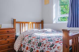 Cozy 4-Bed House in Wimbledon - 9