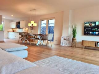 Modernes Haus in der Nähe des Flüghafens mit WLAN,Parkplatz,Terrasse - 5