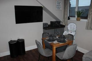 Apartment 3 at Blackburn Heights Sleeps 4 - 1