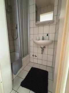 Zimmer-Bad-TV-Kühlschrank-16 - 3