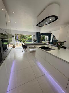 Portishead Coastal Retreat - 0