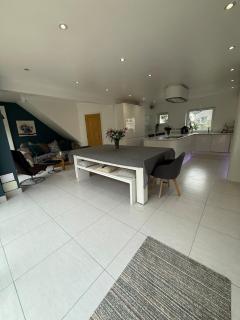 Portishead Coastal Retreat - 6