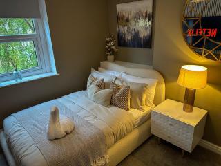 Warm & Cosy, 2 Bed Central Apartment - 9