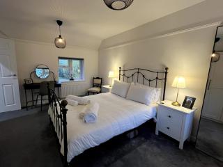 Cottage Stay in Hingham - 8