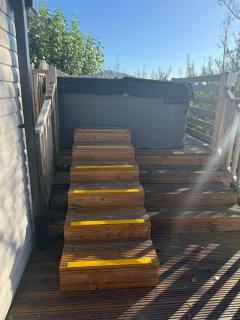 The Pearl Lodge & Hot Tub - 1