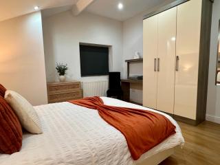 New 3 Bed Preston City Centre Paid Parking- Sleeps 8 - 6