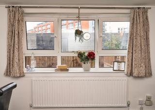 Stylish Stratford London E15 Stay Sleeps 4 Near Tube and City - 2