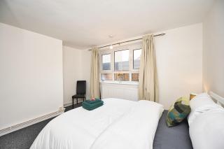Stylish Stratford London E15 Stay Sleeps 4 Near Tube and City - 3